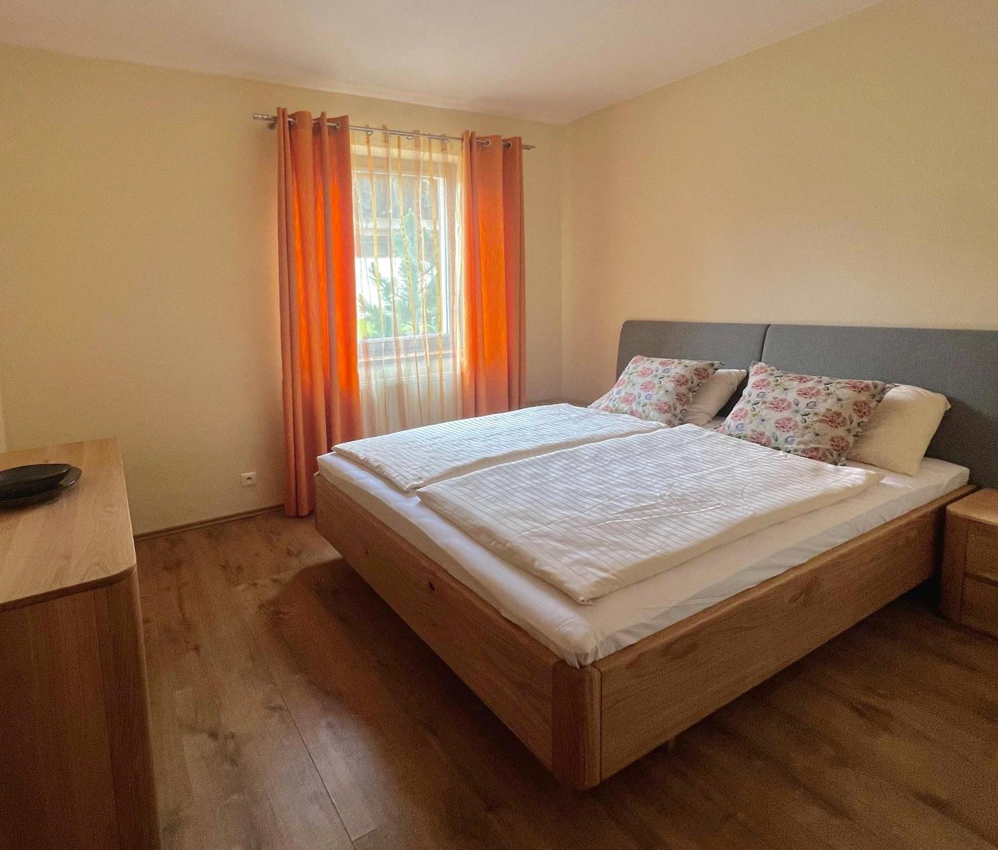 Apartments Iris Стара Лесна Екстер'єр фото